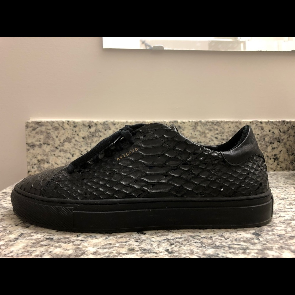 Axel Arigato sneaker